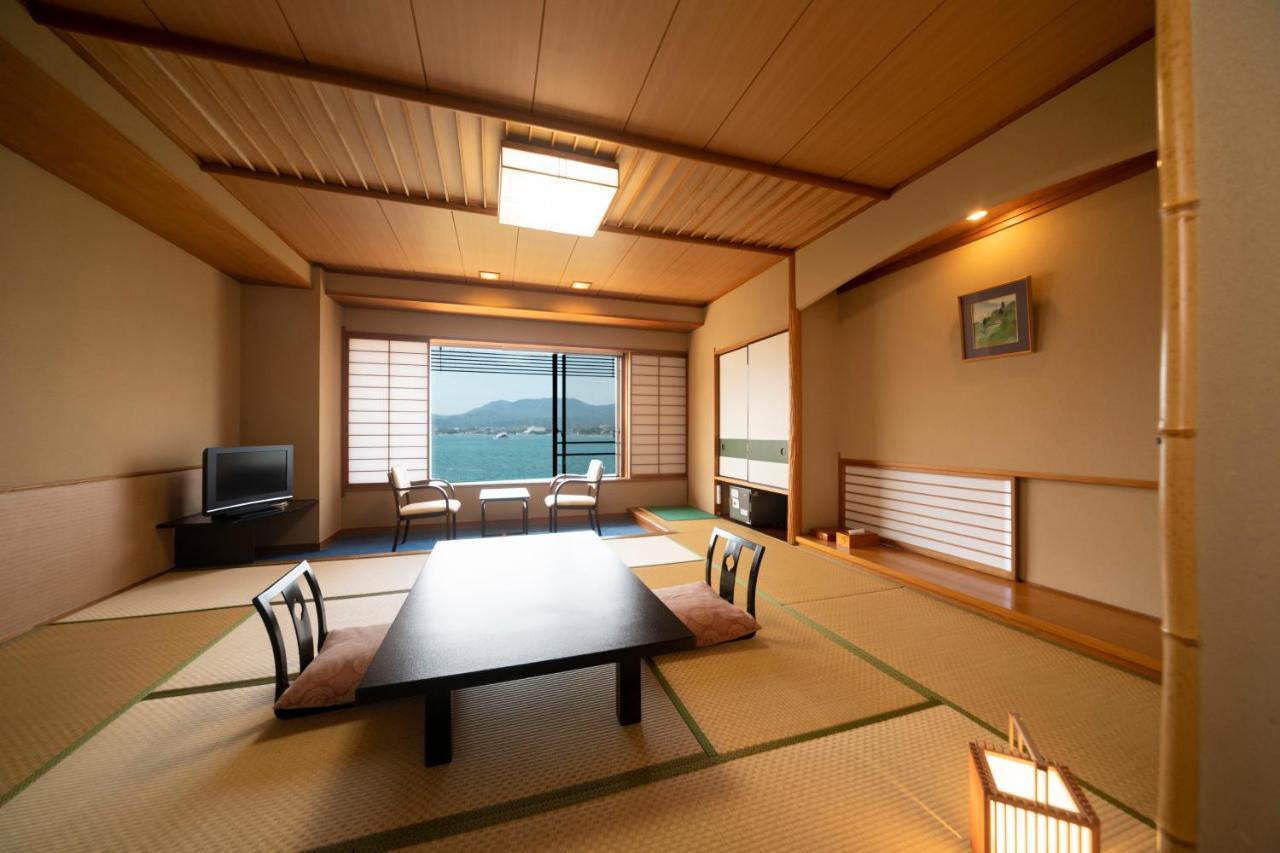 Hotel Miya Rikyu Hatsukaichi Eksteriør billede